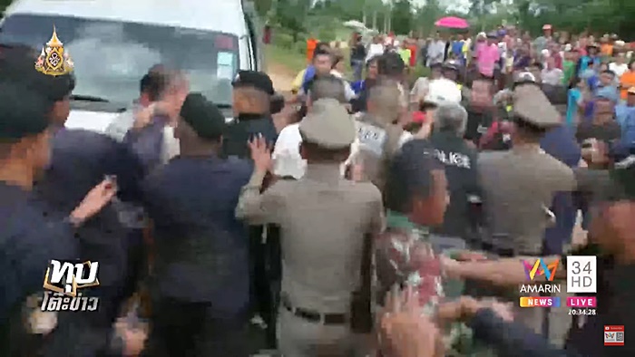 ฆ่าพระ