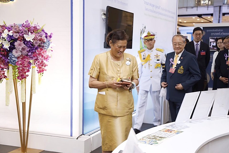 สมเด็จพระกนิษฐาธิราชเจ้า กรมสมเด็จพระเทพรัตนราชสุดาฯ สยามบรมราชกุมารี