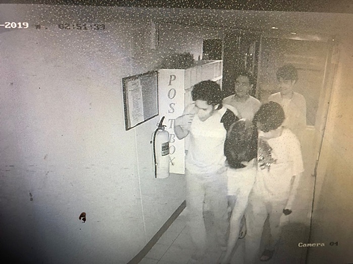 โจ๋รุมโทรมสาว 