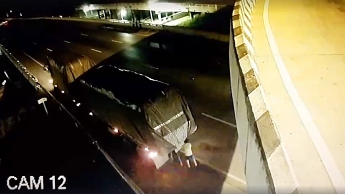 บิ๊กไบค์ซิ่งอัดท้ายรถพ่วง