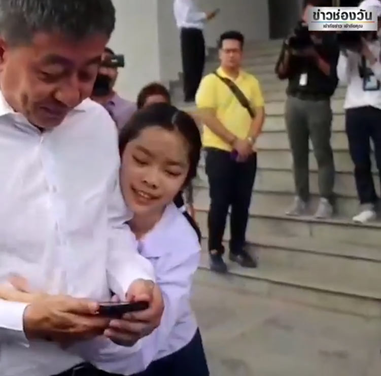 เสี่ยเบนซ์ ซิ่งชน รองตี๋-ภรรยา ดับ