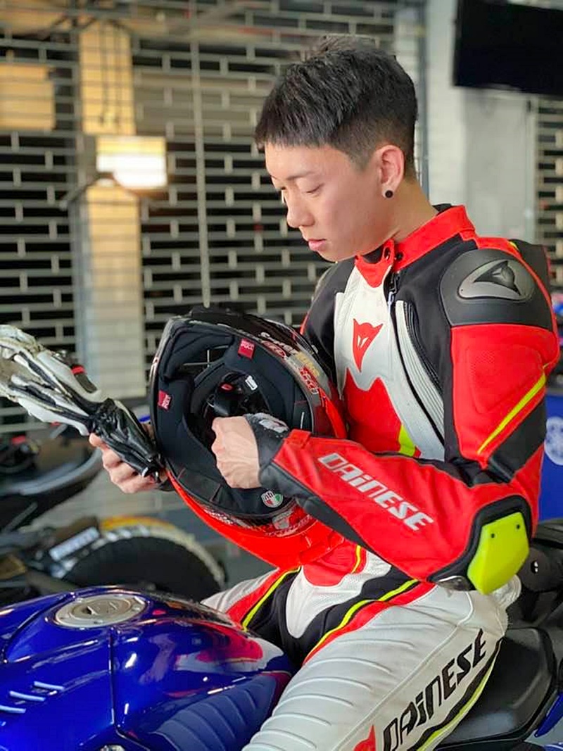 เบนซ์ เรซซิ่ง 