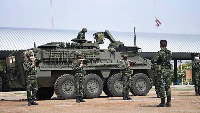 เคลื่อนยานเกราะ