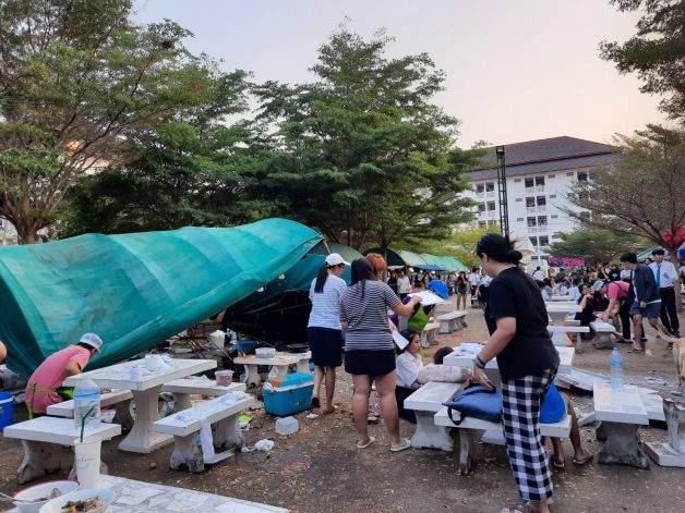  ขับเก๋งทะลุตลาด 