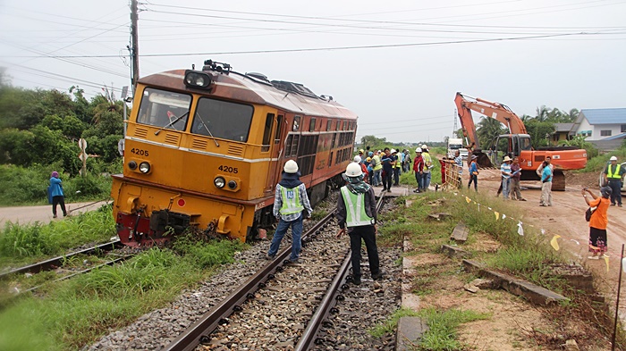 รถไฟ ตกราง 