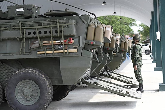 เคลื่อนยานเกราะ