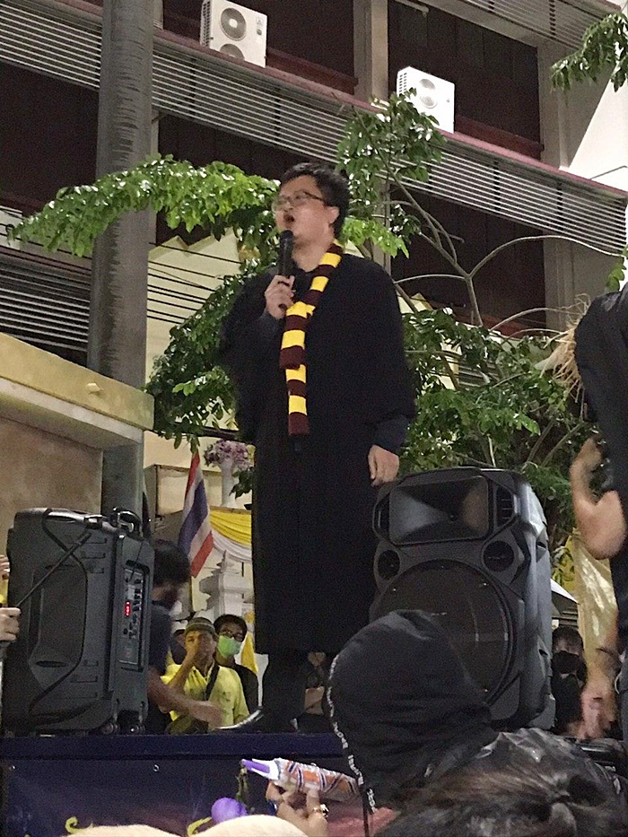 ทนายอานนท์ นำภา  