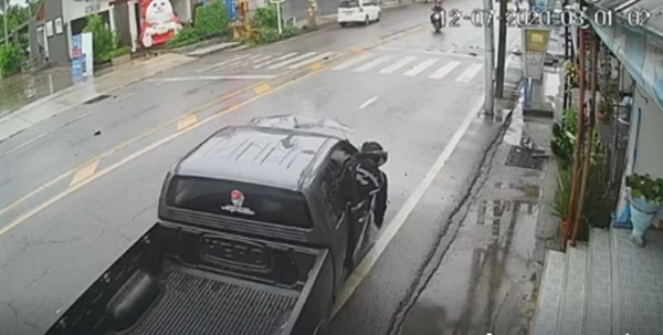 แซงไม่สนถนนลิ่น