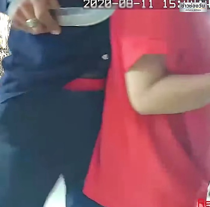 ฆาตกรฆ่าสาวสวยคาบ้านหรู 