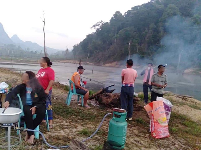 ตั้งแคมป์เขตหวงห้าม 