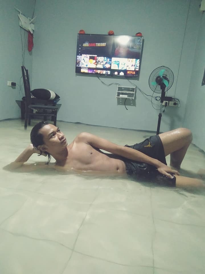 หนุ่มหาความสำราญ ในสถานการณ์ย่ำแย่