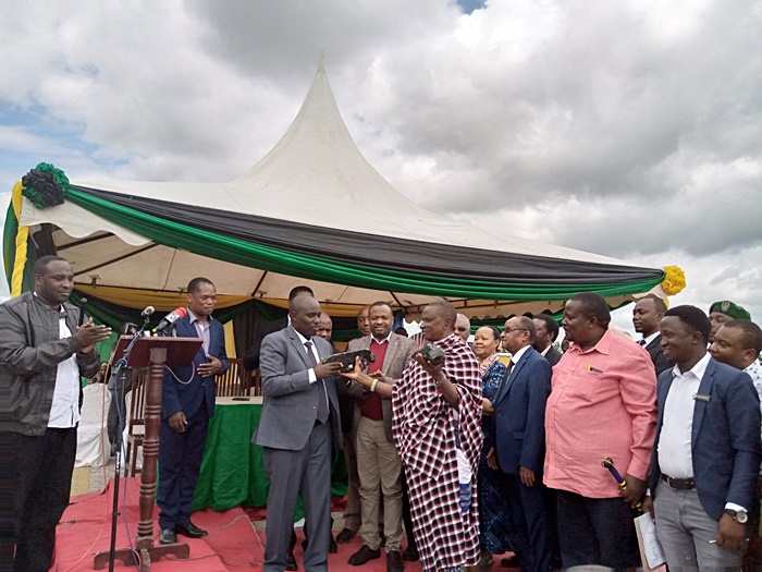 นักขุดแร่ พลิกเป็นเศรษฐีชั่วข้ามคืน