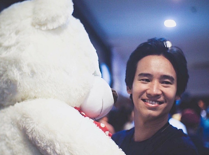  พิธา ลิ้มเจริญรัตน์ 