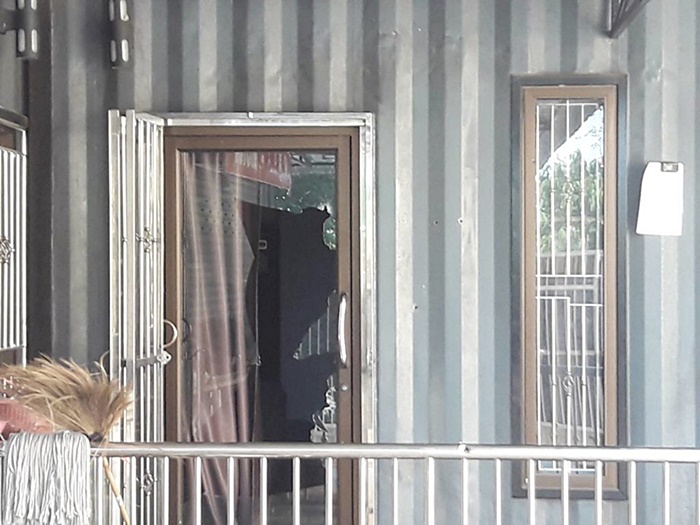 ยิงบ้านช่างแมว