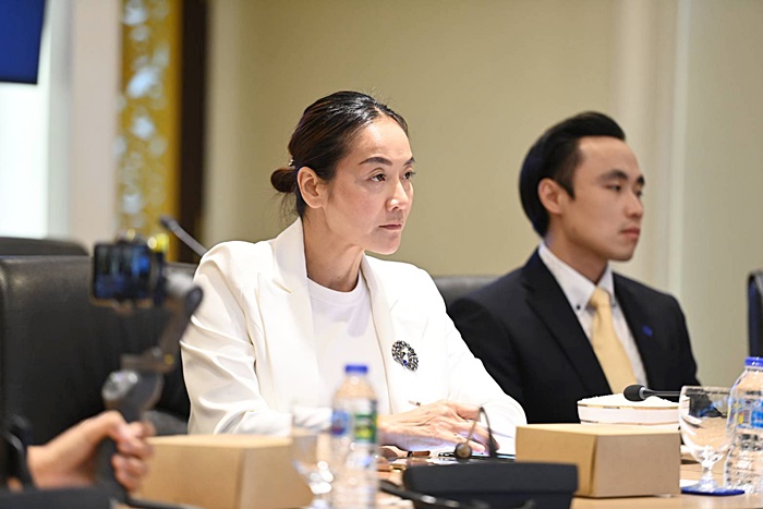 โฟกัส - มัลลิกา