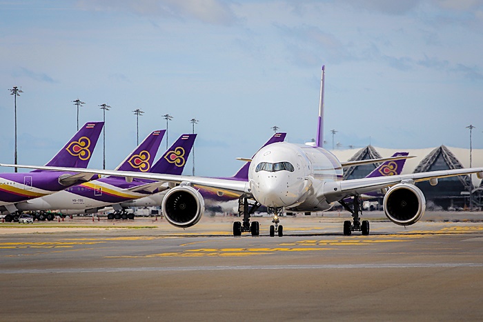 เพื่อไทย ซัด รมช.คมนาคม มั่วข้อมูล 