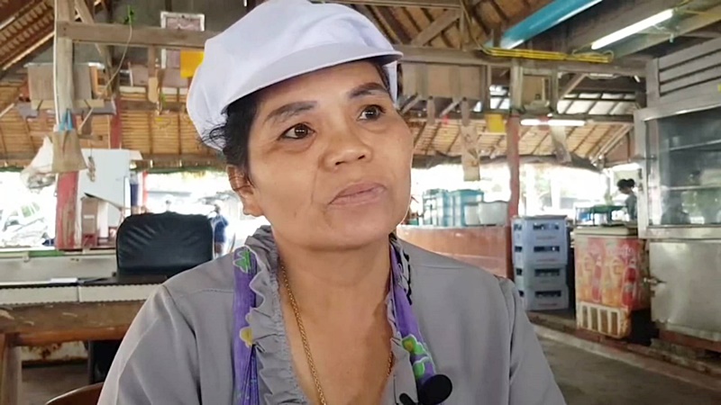   ปูผัดผงกะหรี่ราคาโหด