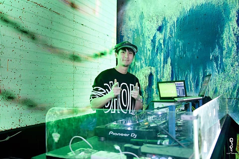 ดีเจก๊อง เทคมีเอาท์ 