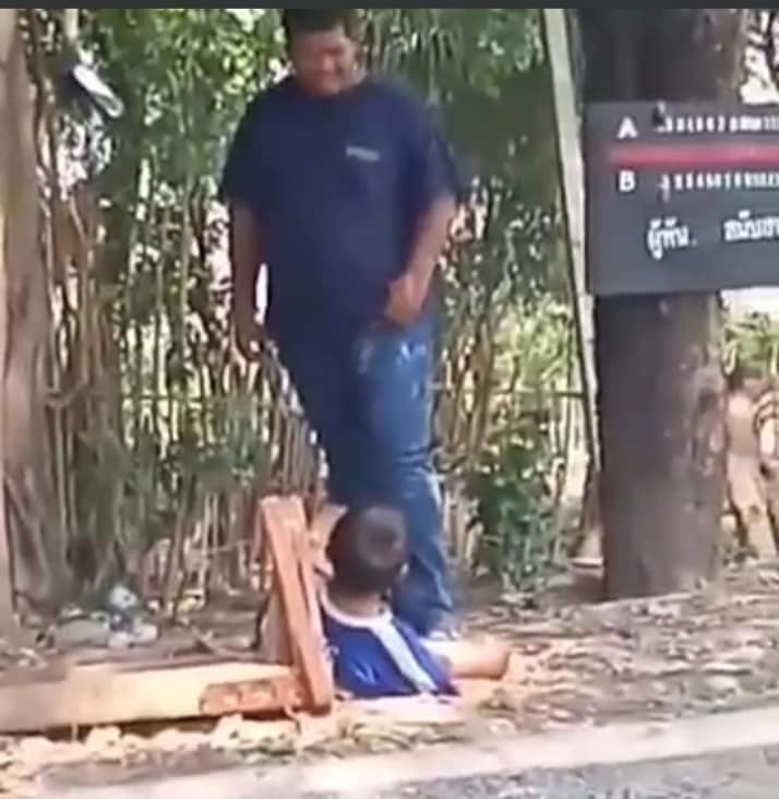 โจ๋หุ่นหมี ต่อยเด็กพิการ 