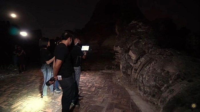 ช่องส่องผี 