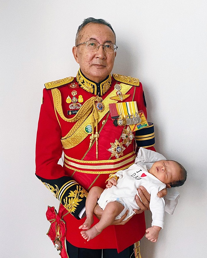 หญิงแม้น แม้นนฤมาส