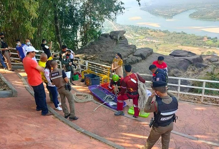 พลัดตกหน้าผา  