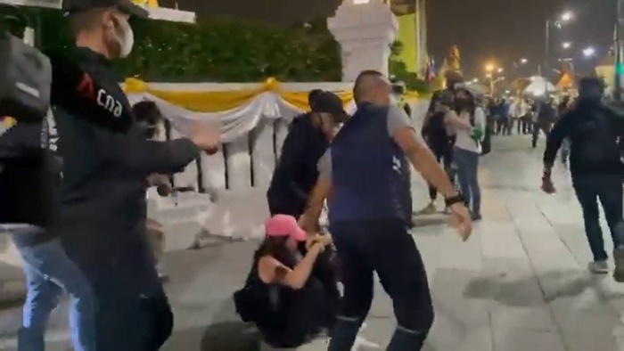 #ม็อบ13กุมภา  