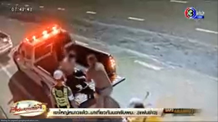 หนุ่มถูกรถชน โดน ตร. จับ - ไม่พาส่ง รพ. จนเสียชีวิต