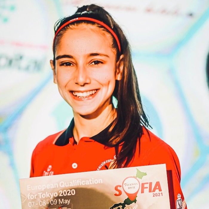 อาดรีอานา เซเรโซ 