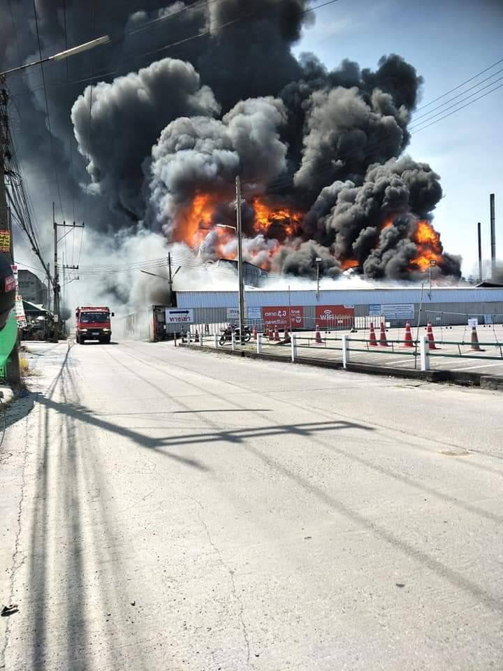 ไฟไหม้โรงงานผลิตน้ำมันเครื่อง