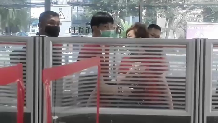 เคนลี Take me out 