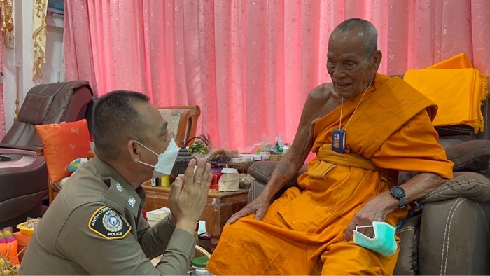 พบเงิน 60 ล้าน บัญชีคนสนิทหลวงพ่อ 