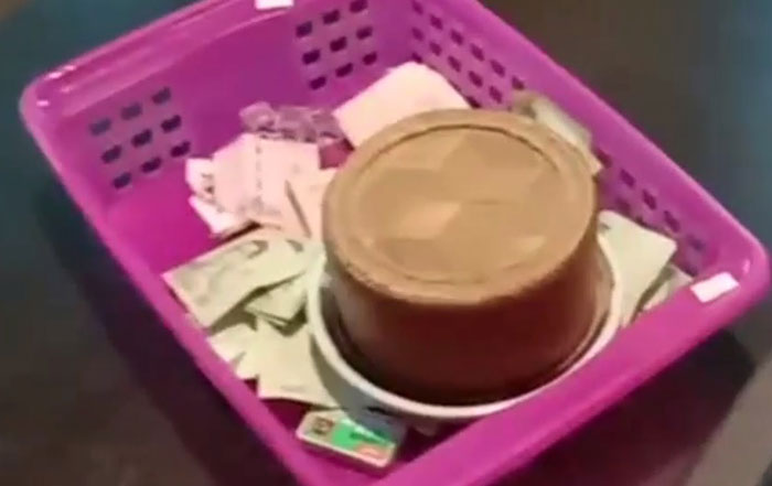 เล่นการพนัน