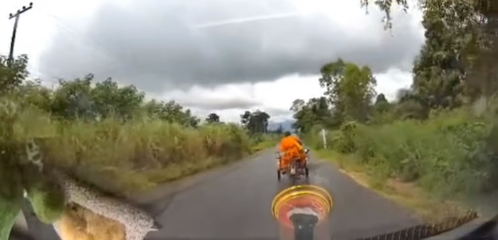 พระก็รีบ..โยมก็รีบ 