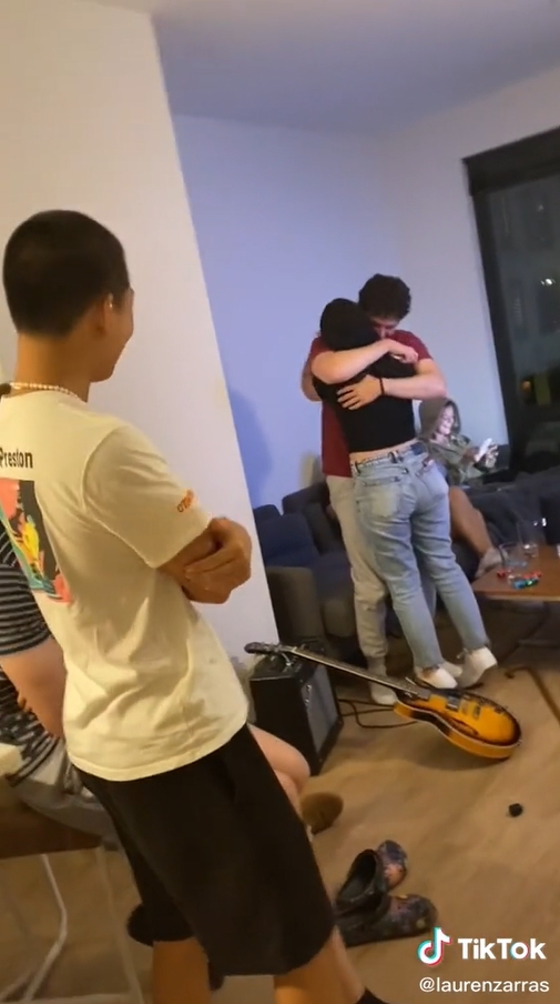 เซอร์ไพรส์แฟน