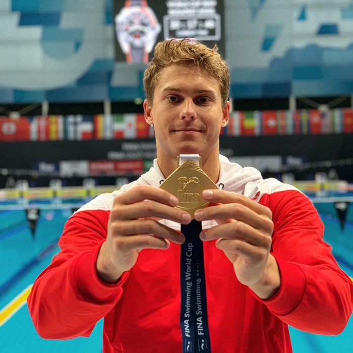 นักว่ายน้ำ