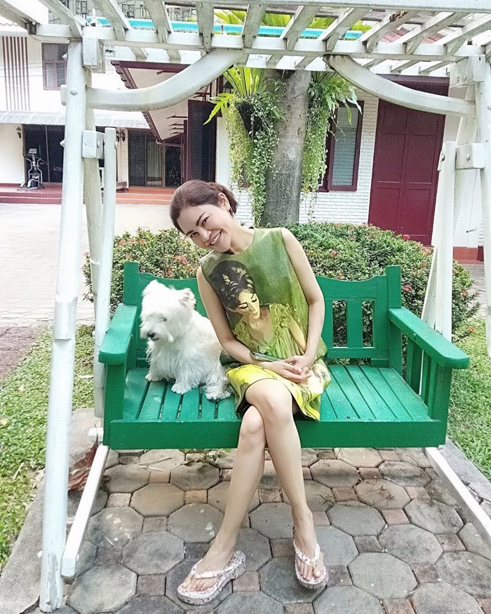 แบงค์ กัลยรัตน์ อัครเดชเดชาชัย