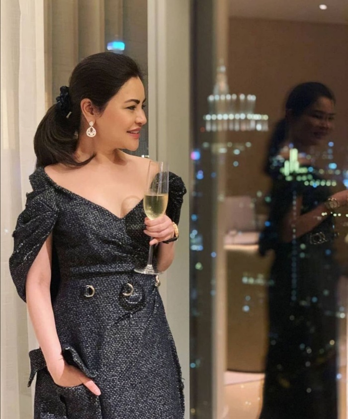 แบงค์ กัลยรัตน์ อัครเดชเดชาชัย