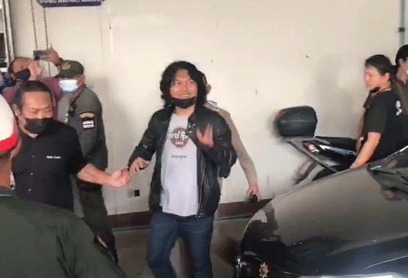 เสก โลโซ