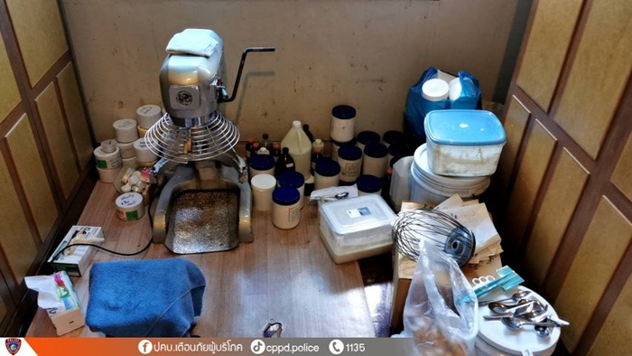 ทลายโรงงานเครื่องสำอางเถื่อน