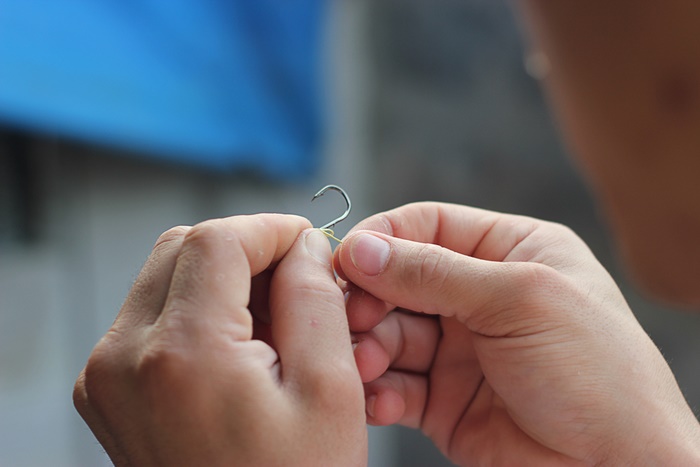 พบเบ็ดตกปลาในปลากระป๋อง  