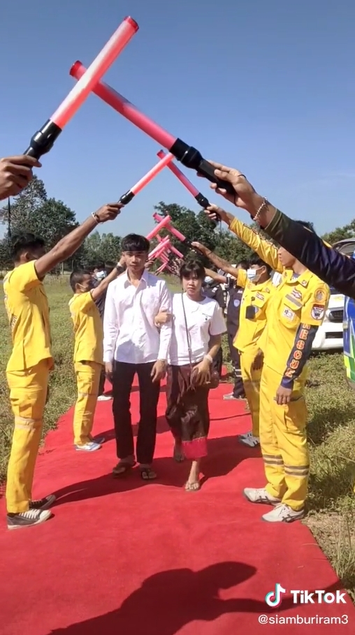  งานแต่งกู้ภัย