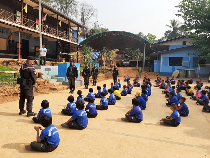 ซ้อมหลบกระสุนปืนใหญ่