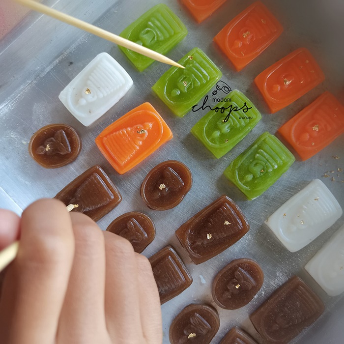 ขนมอาลัวพระเครื่อง