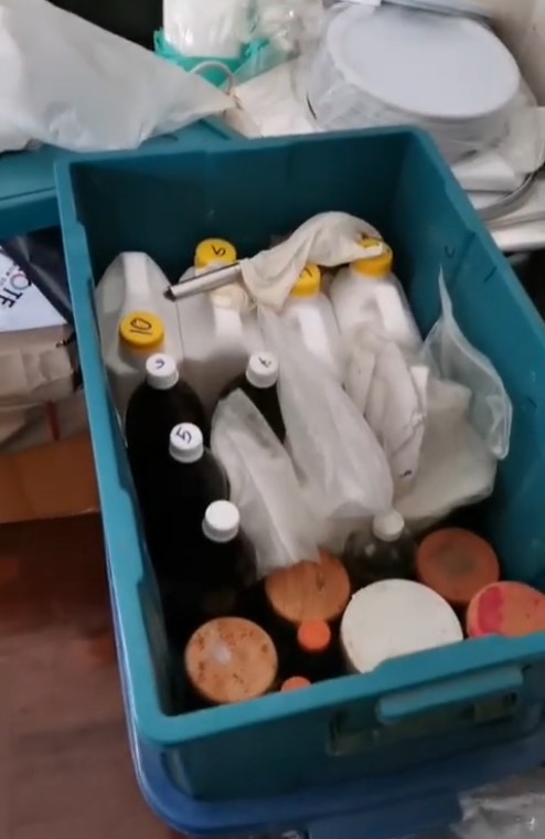 ทลายโรงงานเครื่องสำอางเถื่อน