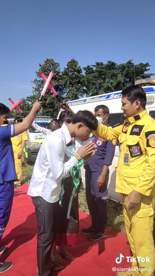  งานแต่งกู้ภัย