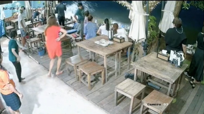 ระทึกริมน้ำ หมูกระทะสึนามิ !