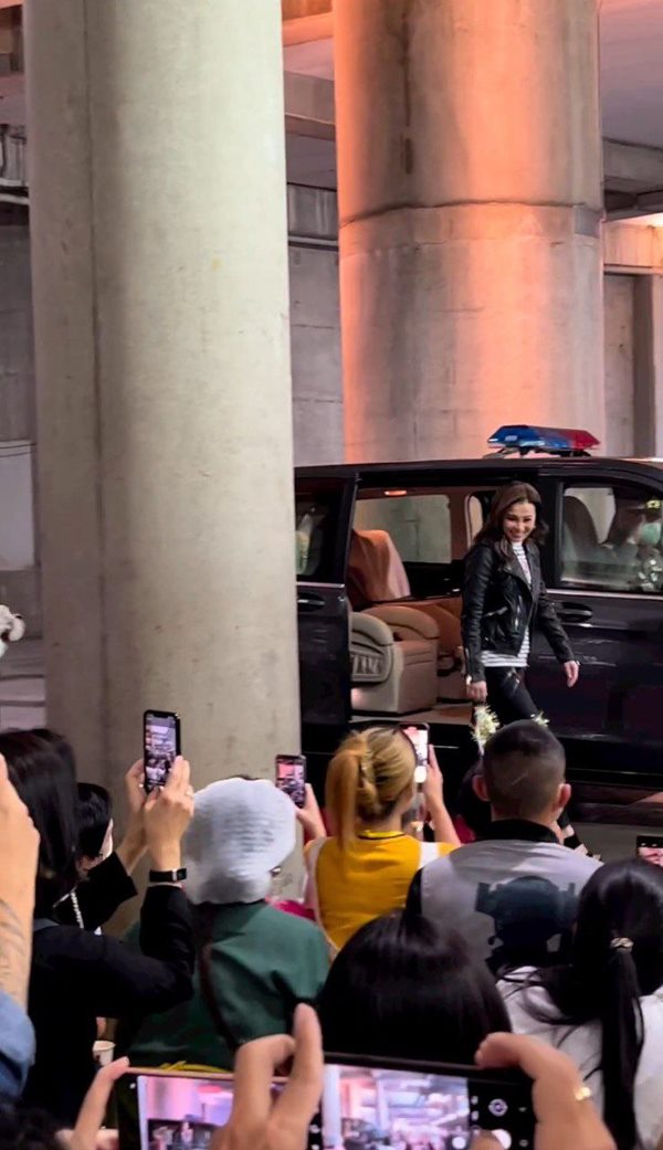 สมเด็จพระนางเจ้าฯ พระบรมราชินี