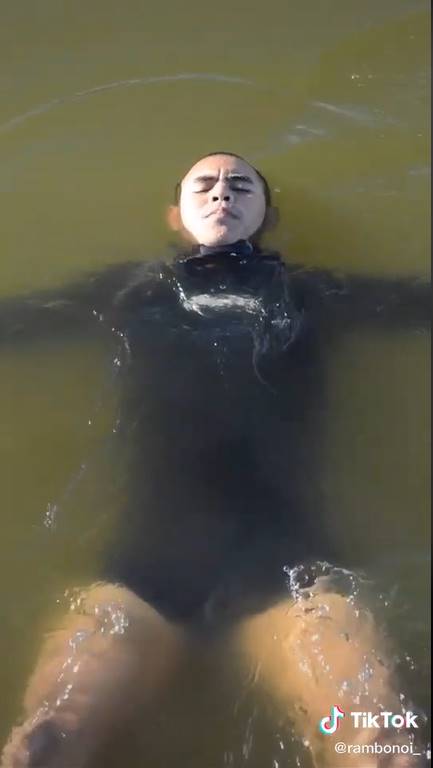 ว่ายน้ำไม่เก่ง