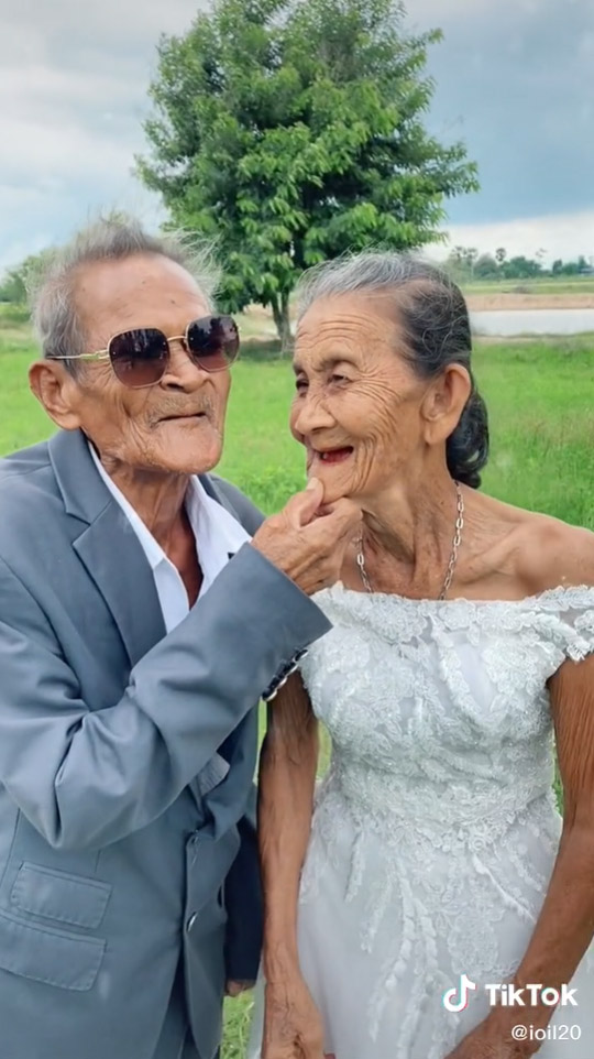  รักแรกและรักสุดท้าย